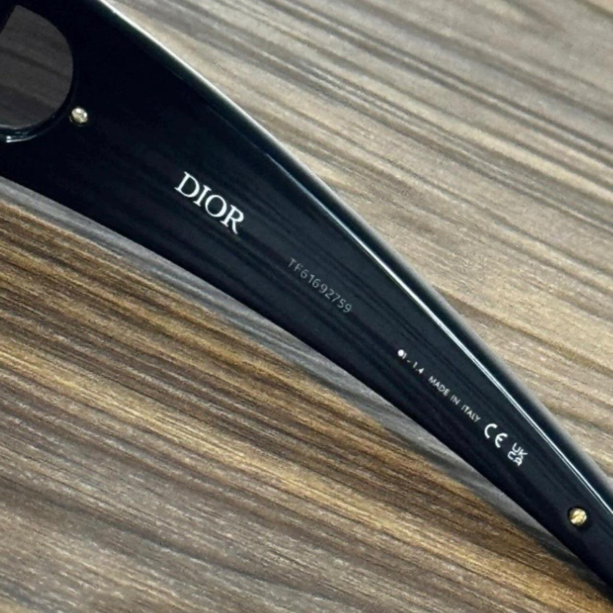 Dior VeryDior M1U Shield Sunglasses – Black