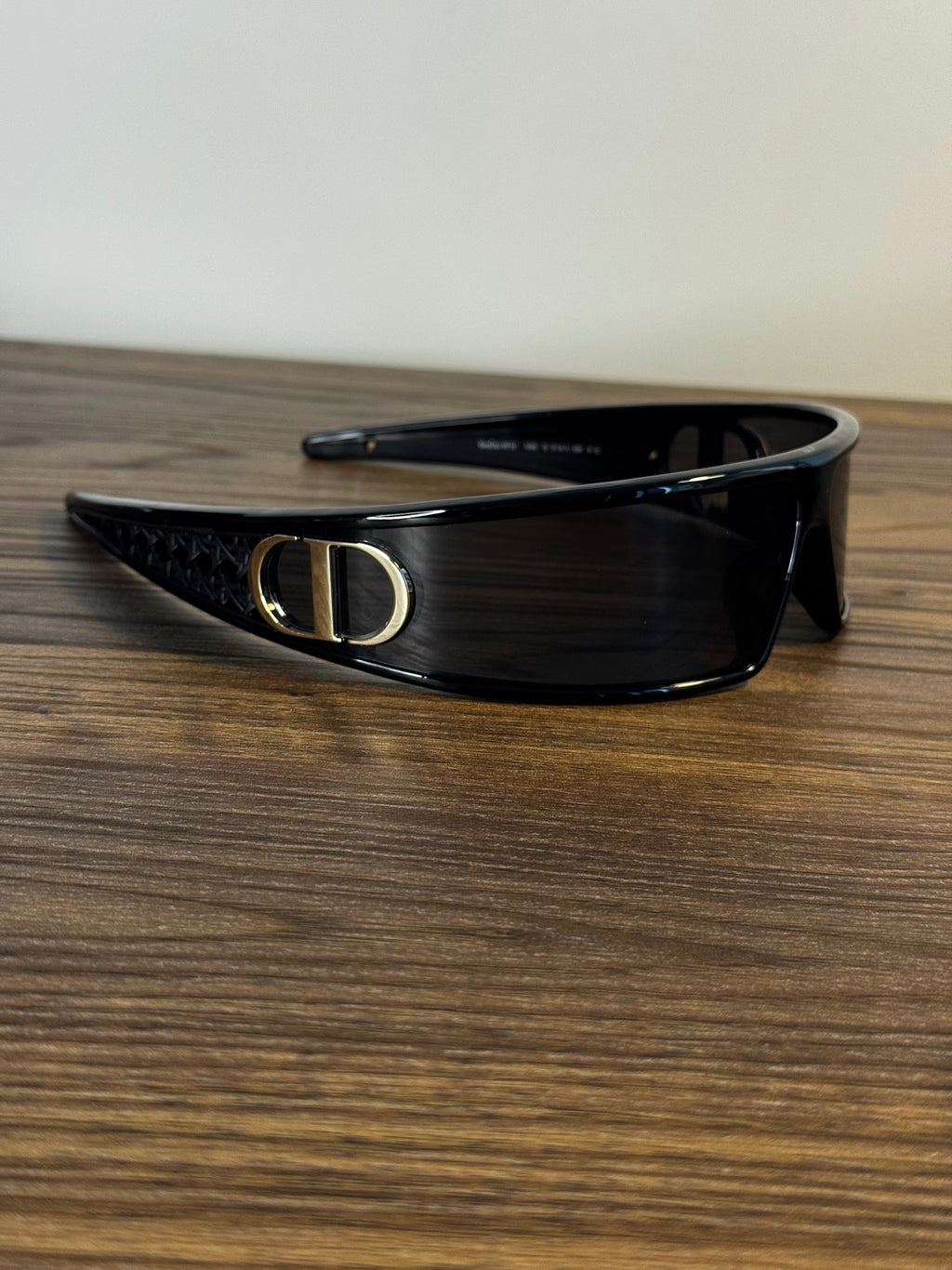 Dior VeryDior M1U Shield Sunglasses – Black