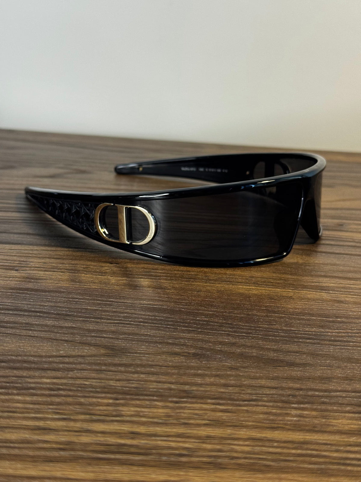 Dior VeryDior M1U Shield Sunglasses – Black