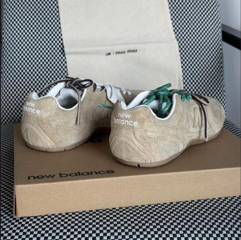 Miu Miu x New Balance 530 SL Suede Sneakers – Beige / Ecru