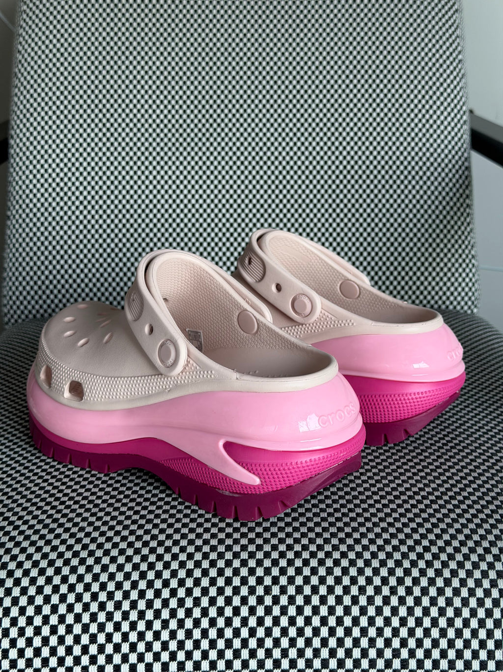 Crocs Mega Crush Clog – Bone / Pink