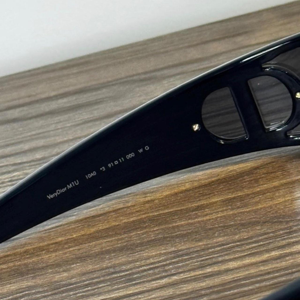 Dior VeryDior M1U Shield Sunglasses – Black
