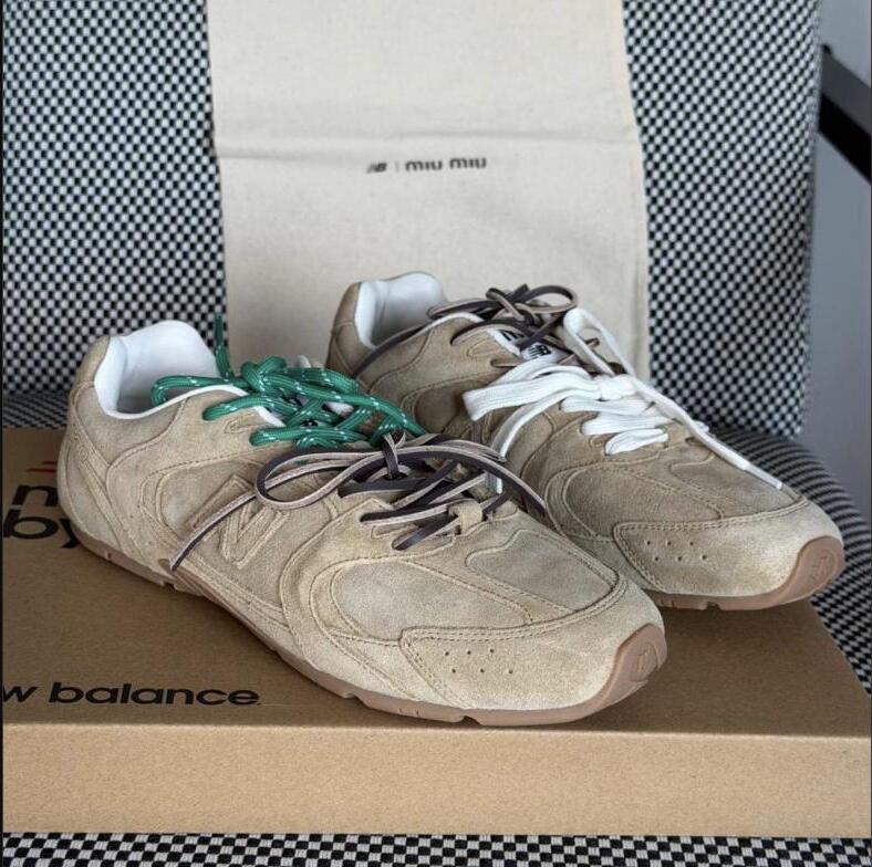 Miu Miu x New Balance 530 SL Suede Sneakers – Beige / Ecru