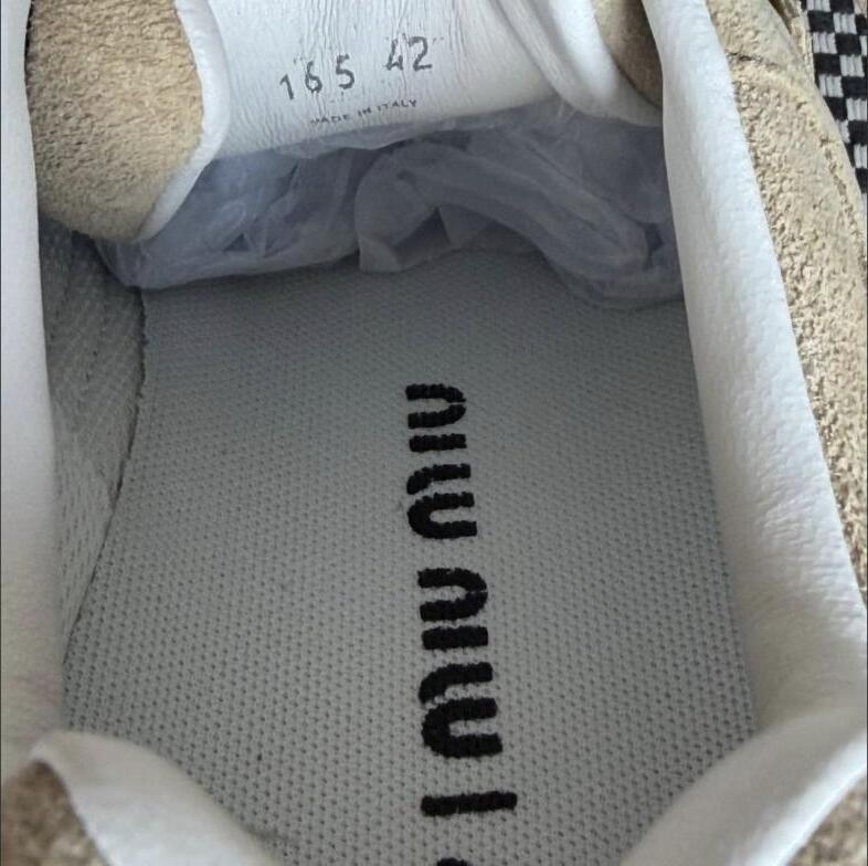 Miu Miu x New Balance 530 SL Suede Sneakers – Beige / Ecru