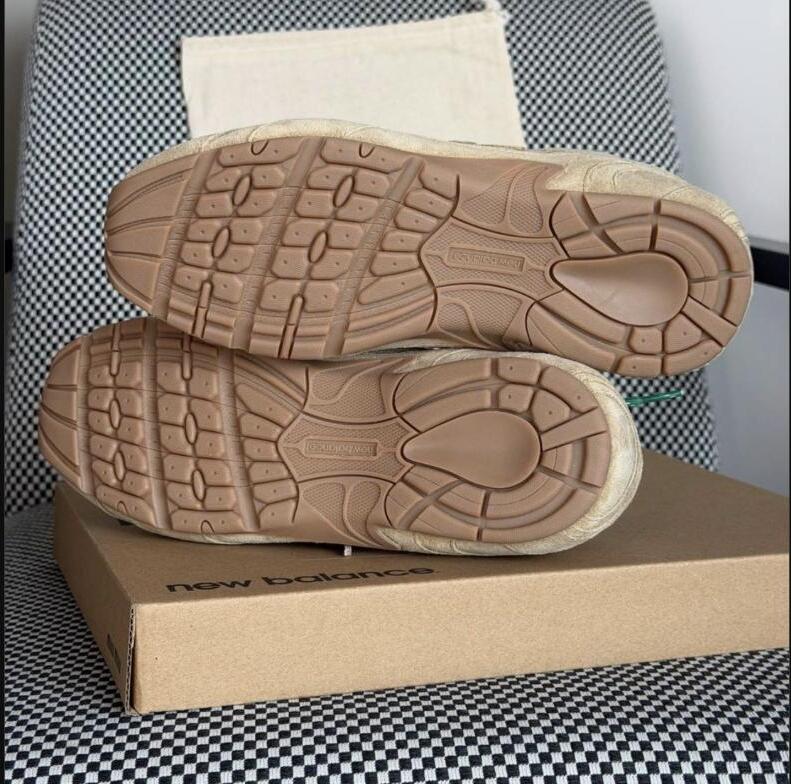 Miu Miu x New Balance 530 SL Suede Sneakers – Beige / Ecru