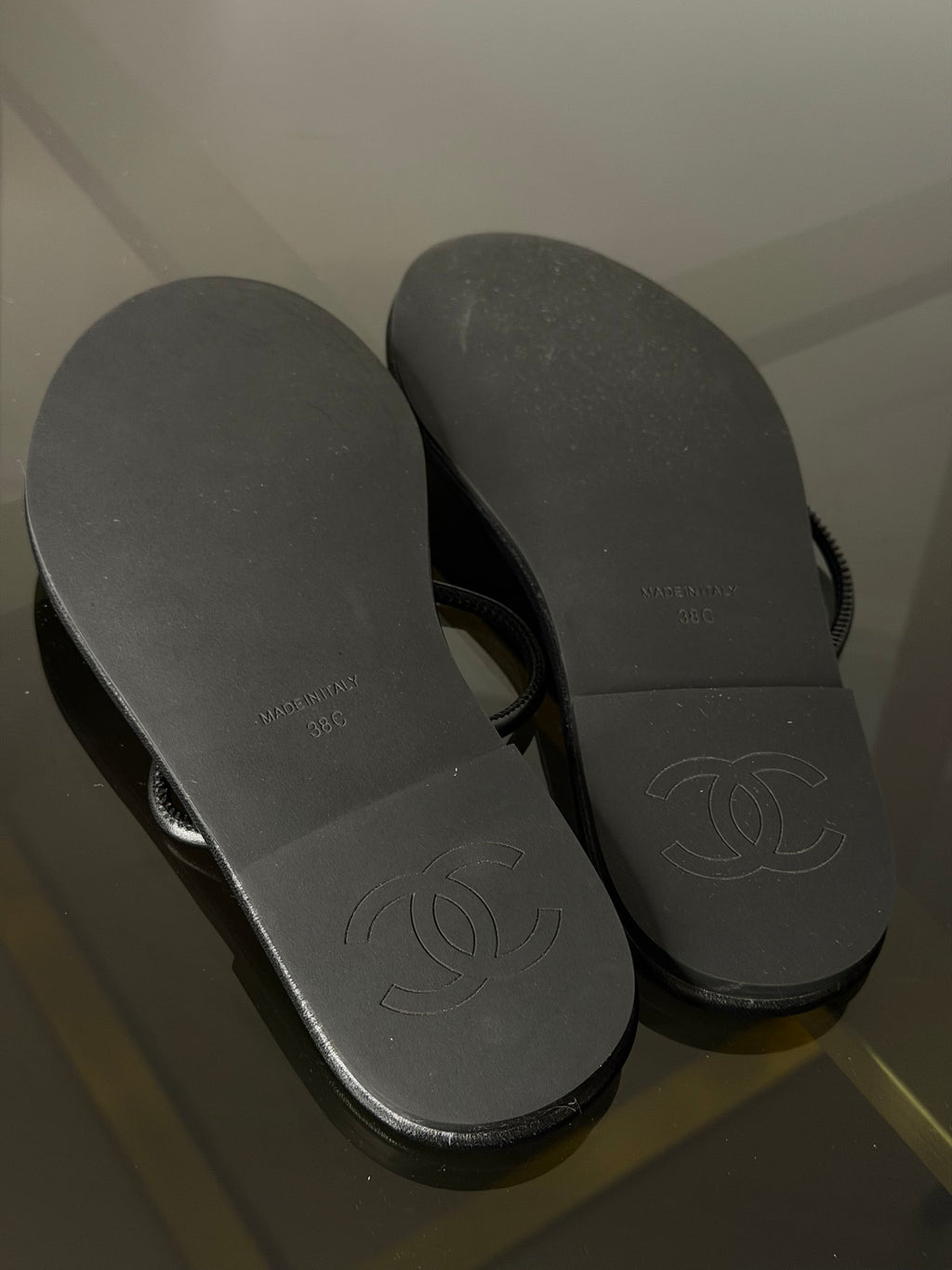 Chanel Classic CC Thong Sandals – Black / Gold