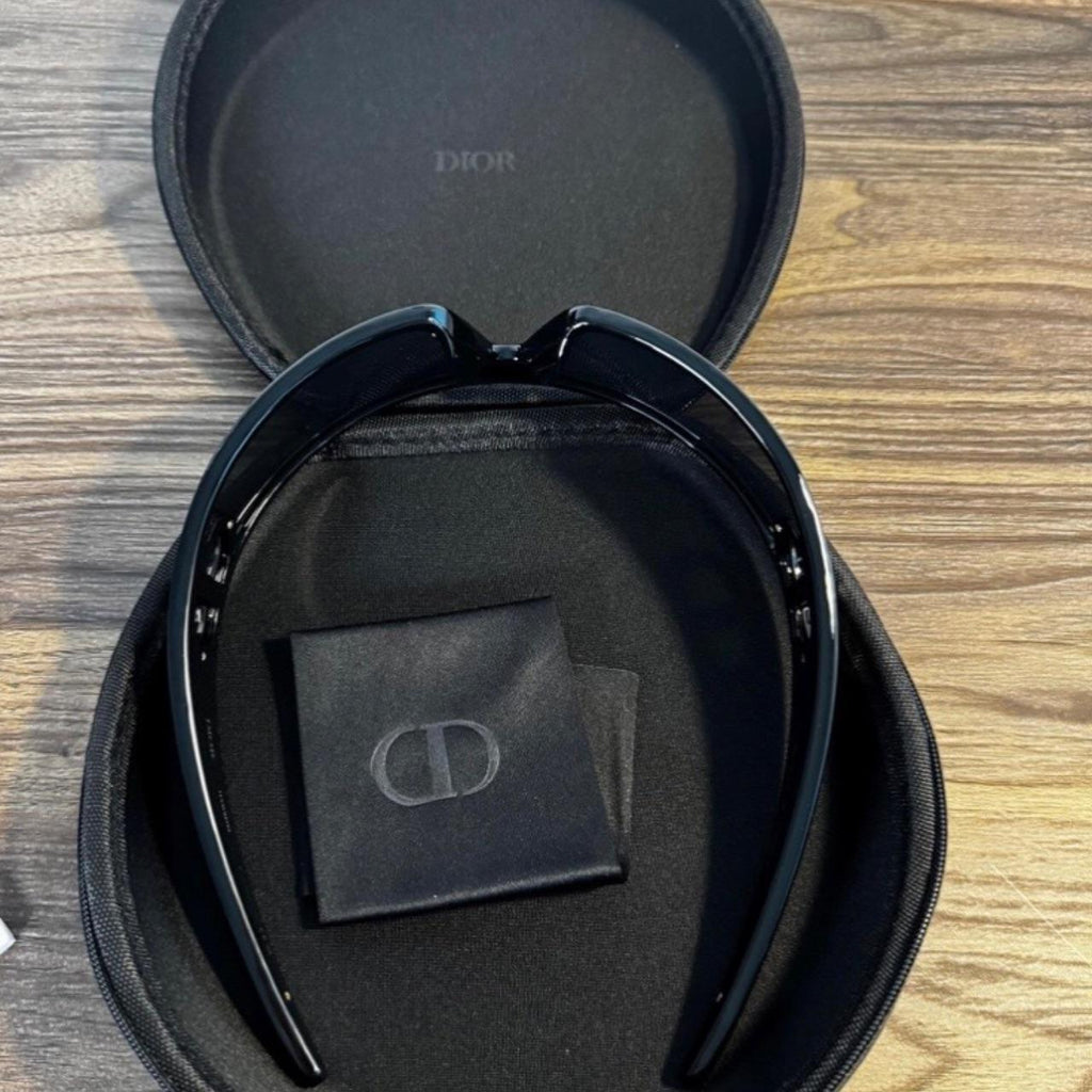 Dior VeryDior M1U Shield Sunglasses – Black