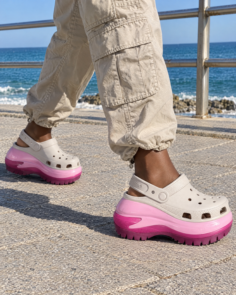 Crocs Mega Crush Clog – Bone / Pink