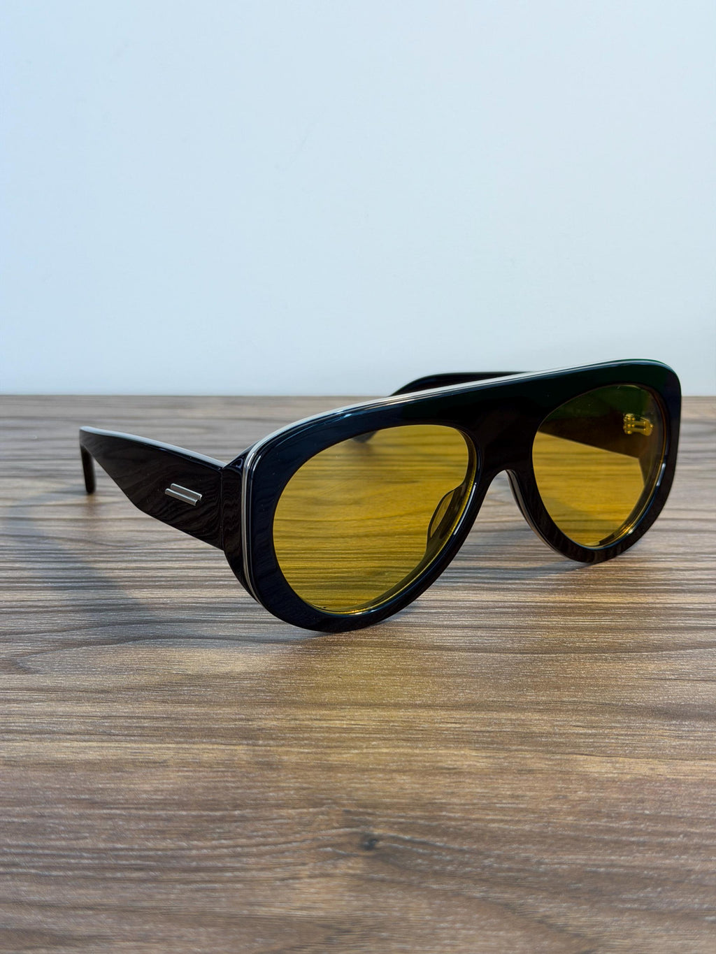 Bottega Veneta BV1362S Sunglasses – Black Yellow