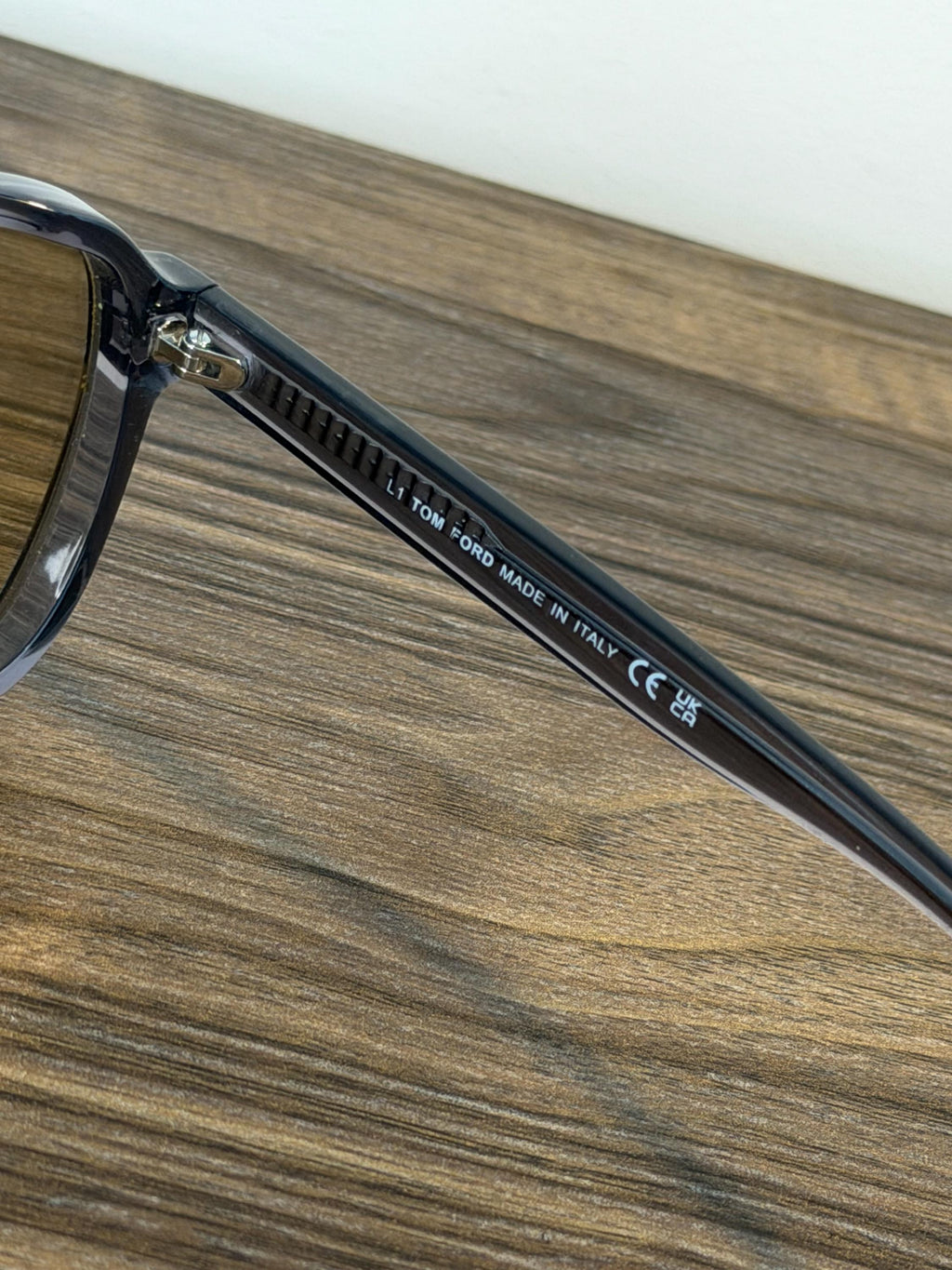 Tom Ford Rosco FT1022 Aviator Sunglasses – Smoky grey / Light Brown