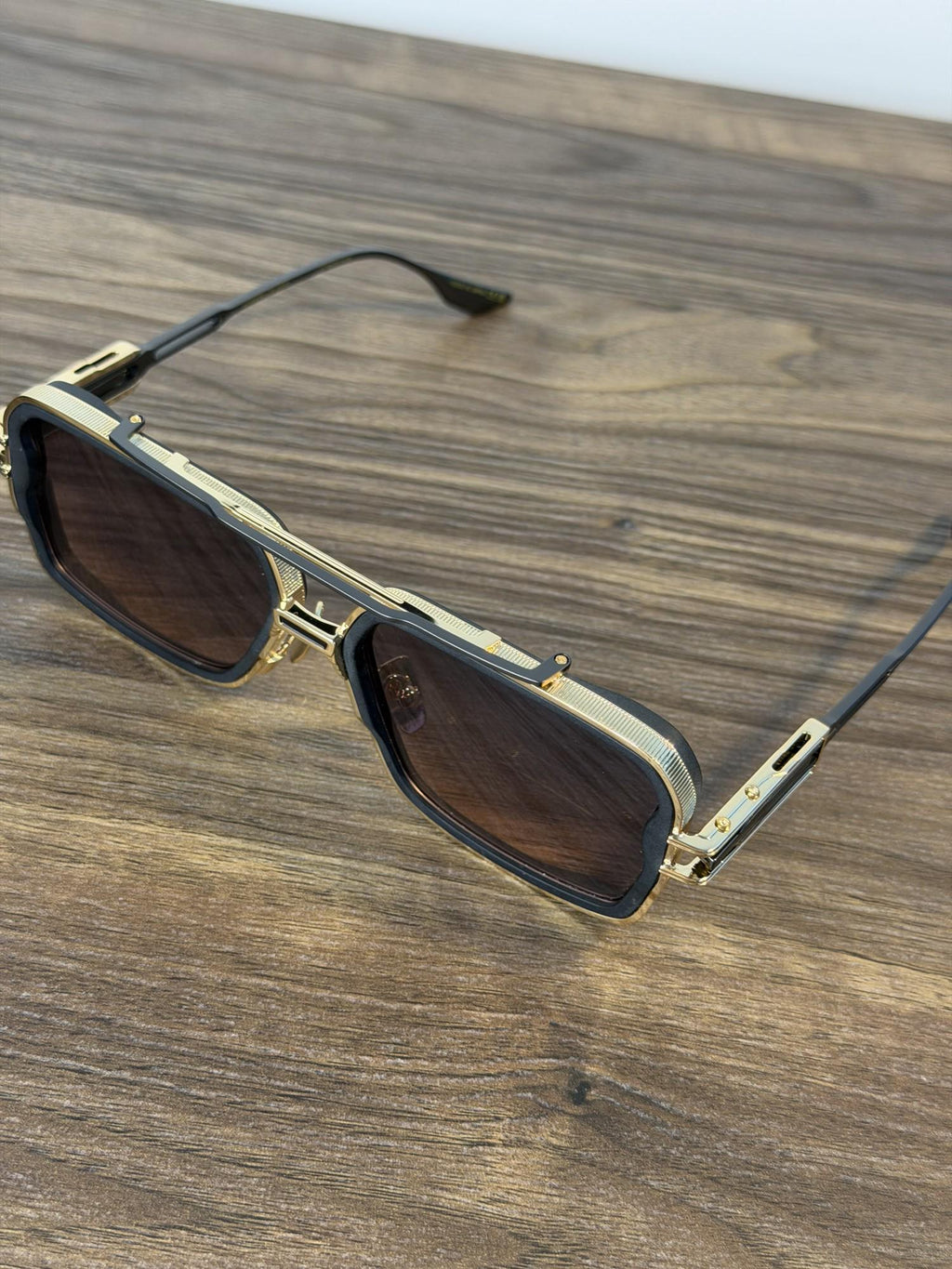 DITA Squared Aviator Hyperlux-1000 DTS470 Sunglasses – Matte Black, Gold Rivets