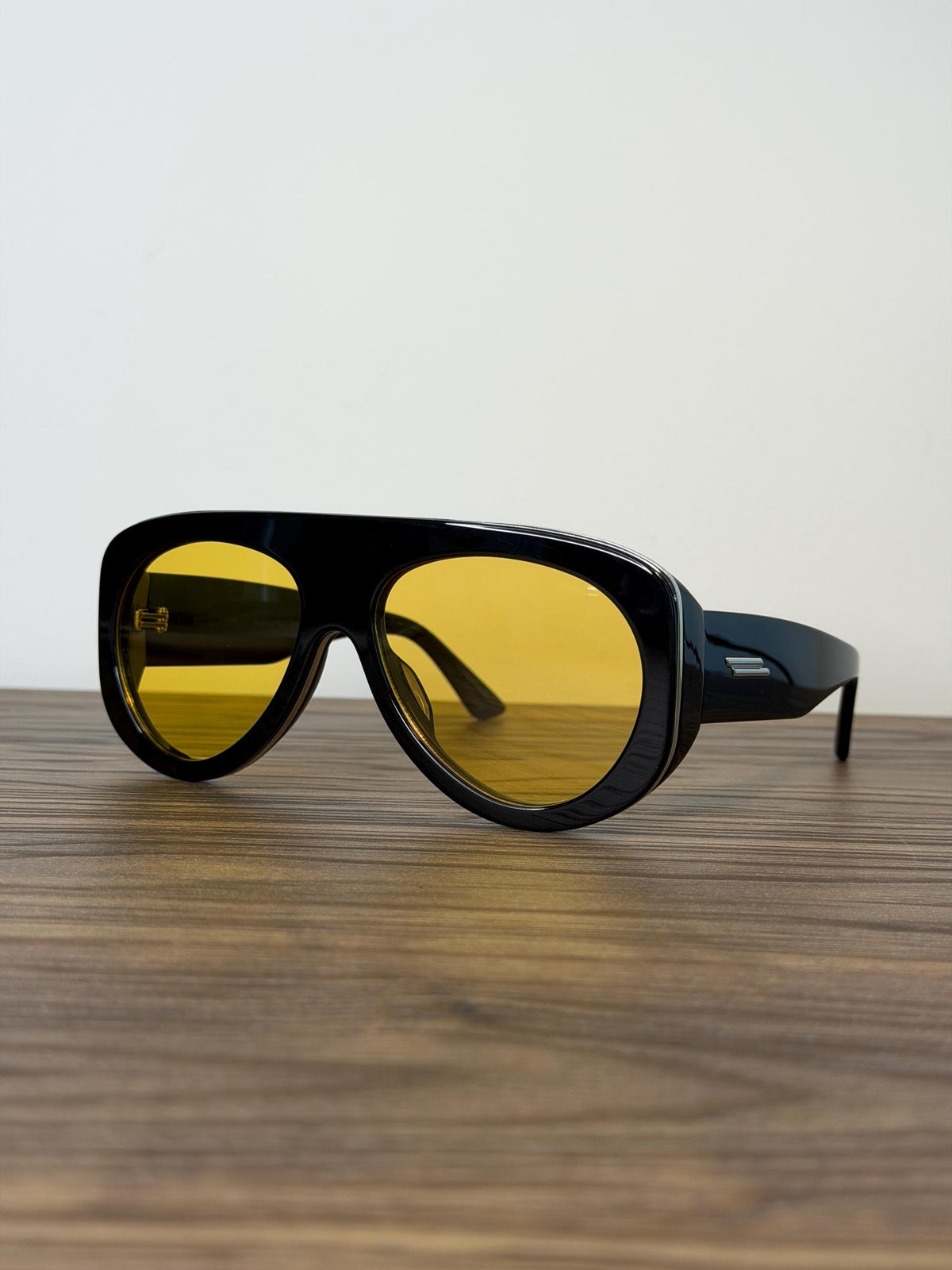 Bottega Veneta BV1362S Sunglasses – Black Yellow