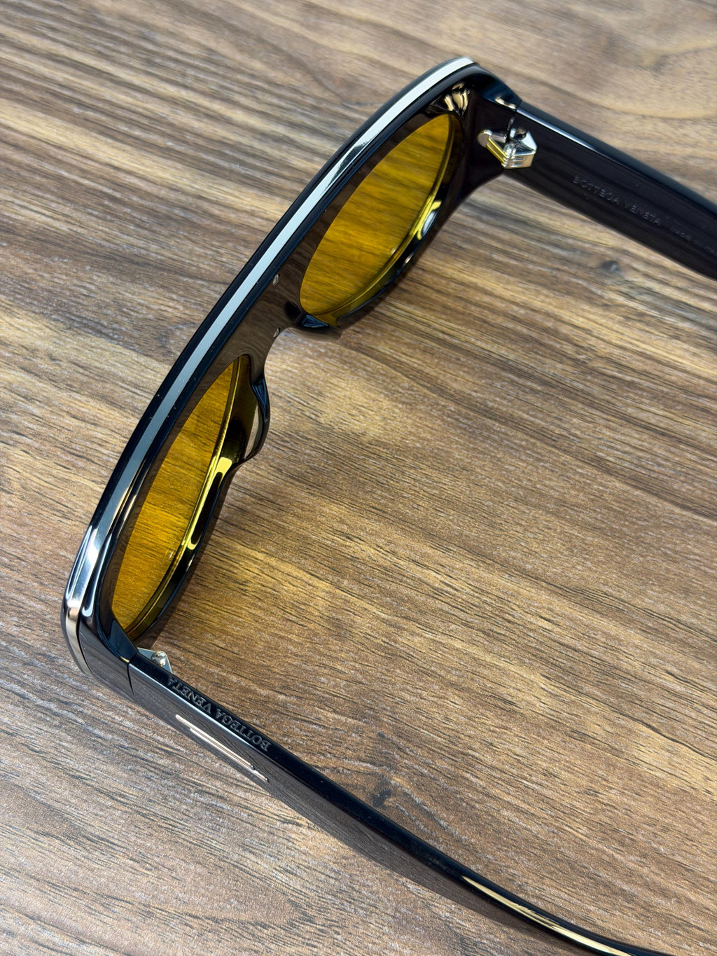 Bottega Veneta BV1362S Sunglasses – Black Yellow