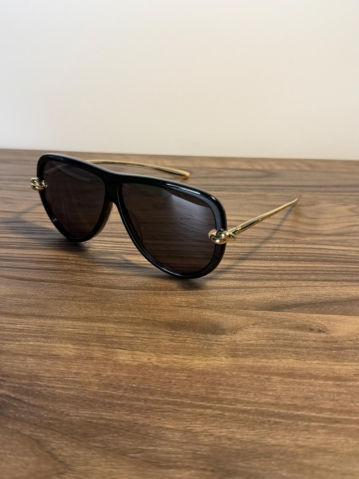 Bottega Veneta BV1442S Aviator Sunglasses – Black / Dark Grey