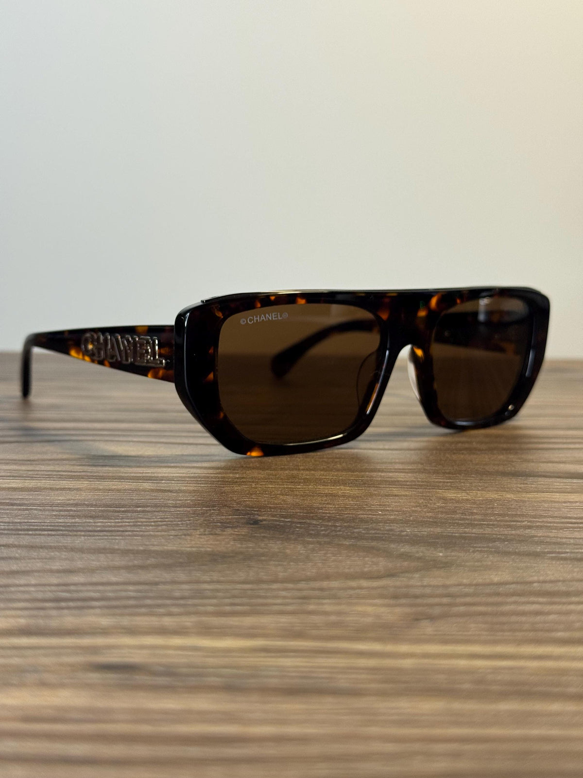 Chanel Cat-Eye Sunglasses – Dark Tortoiseshell