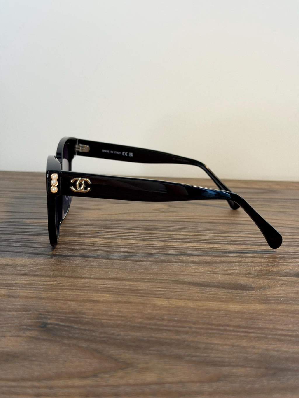 Chanel Sunglasses – Black / White pearls