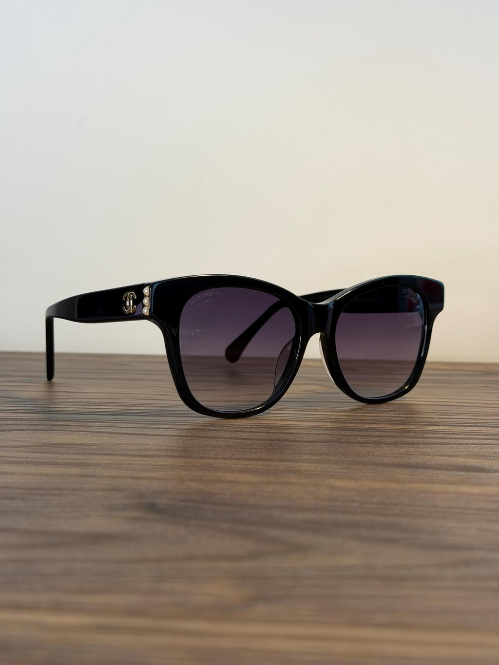 Chanel Sunglasses – Black / White pearls
