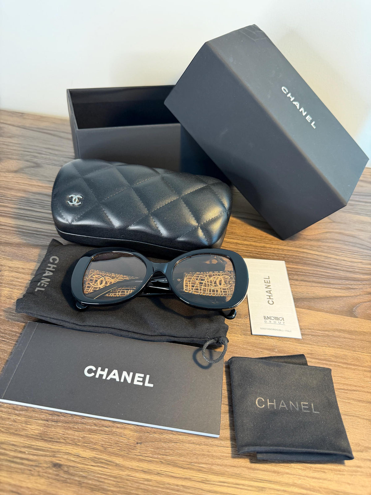 Chanel Round Sunglasses – Black Gold Filigree