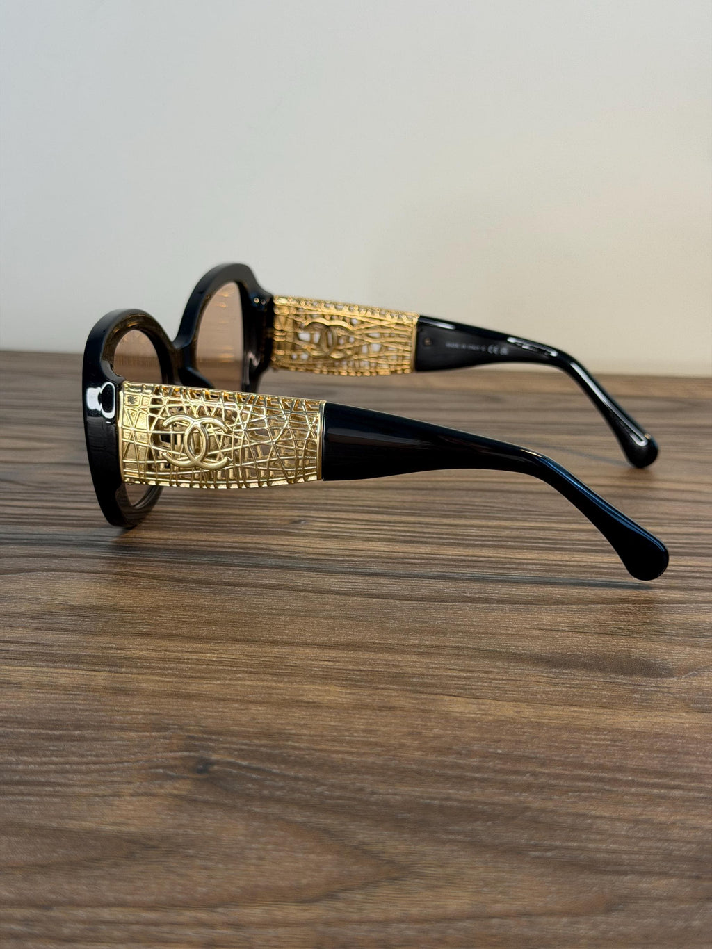 Chanel Round Sunglasses – Black Gold Filigree