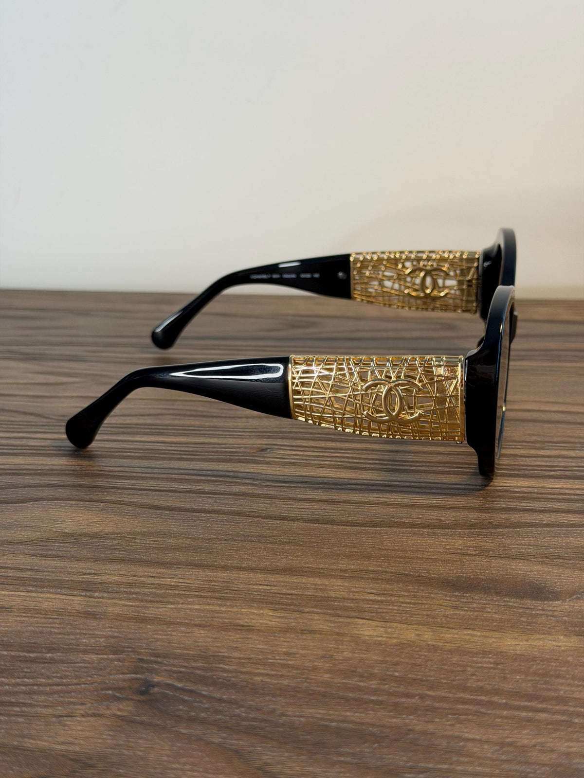 Chanel Round Sunglasses – Black Gold Filigree