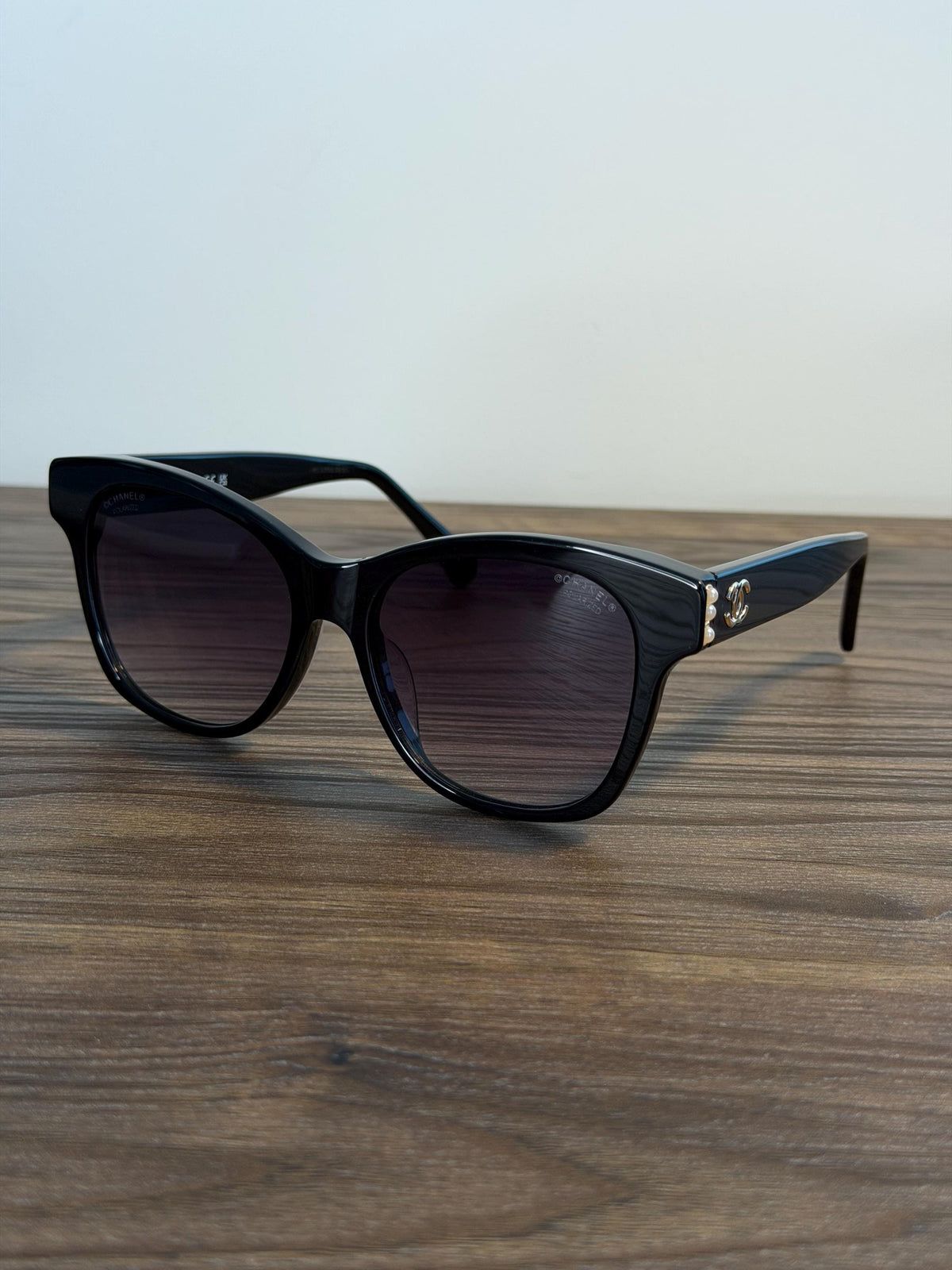 Chanel Sunglasses – Black / White pearls