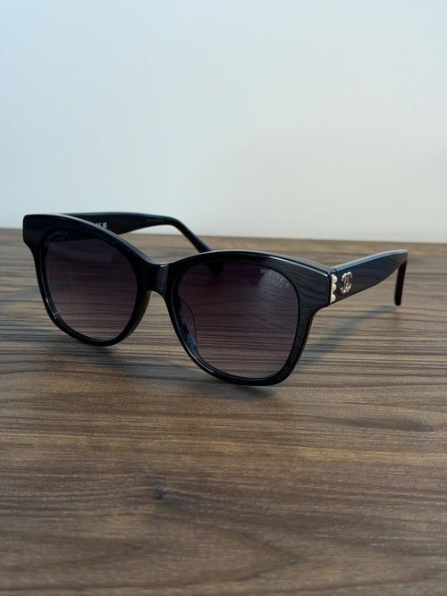 Chanel Pearl Sunglasses – Black / Grey Gradient