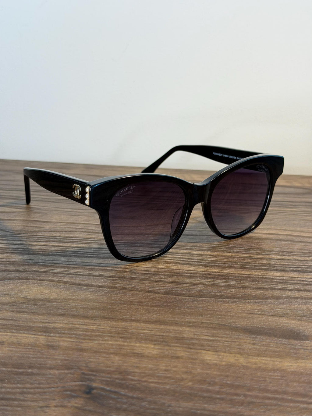 Chanel Sunglasses – Black / White pearls